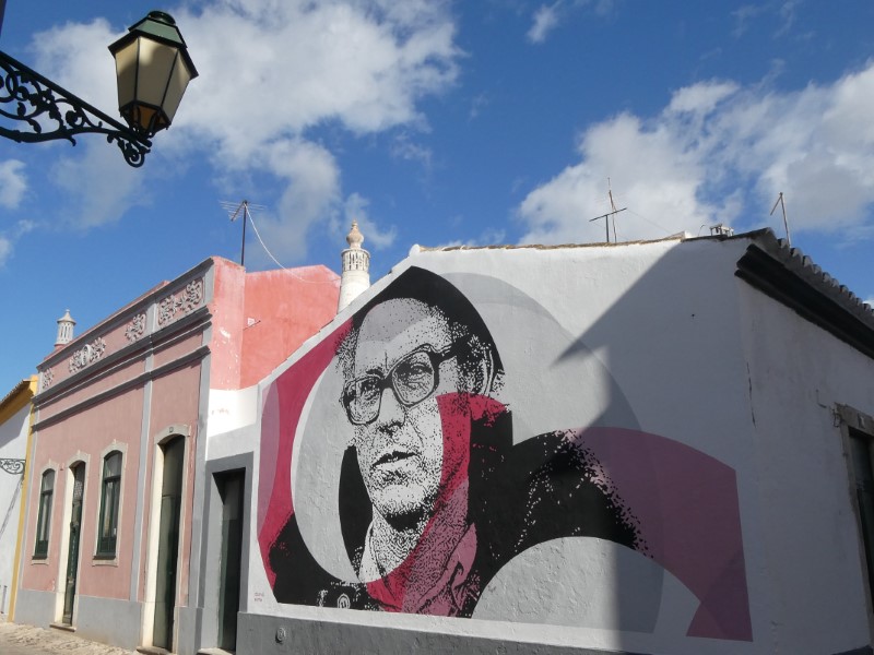 Portret - streetart in de oude stad van Faro
