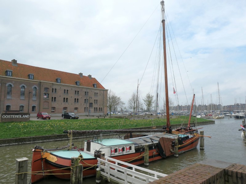 Historische zeilboot bij Oostereiland in Hoorn