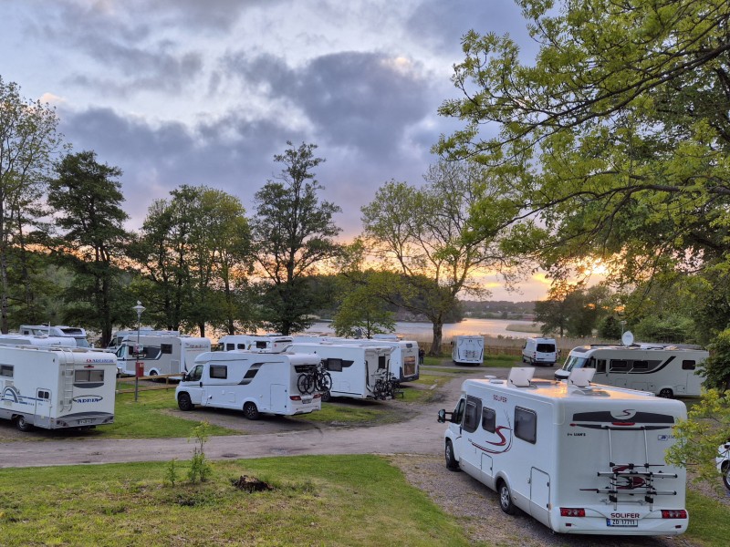 Camperplaats van Kungälv bij avondlicht