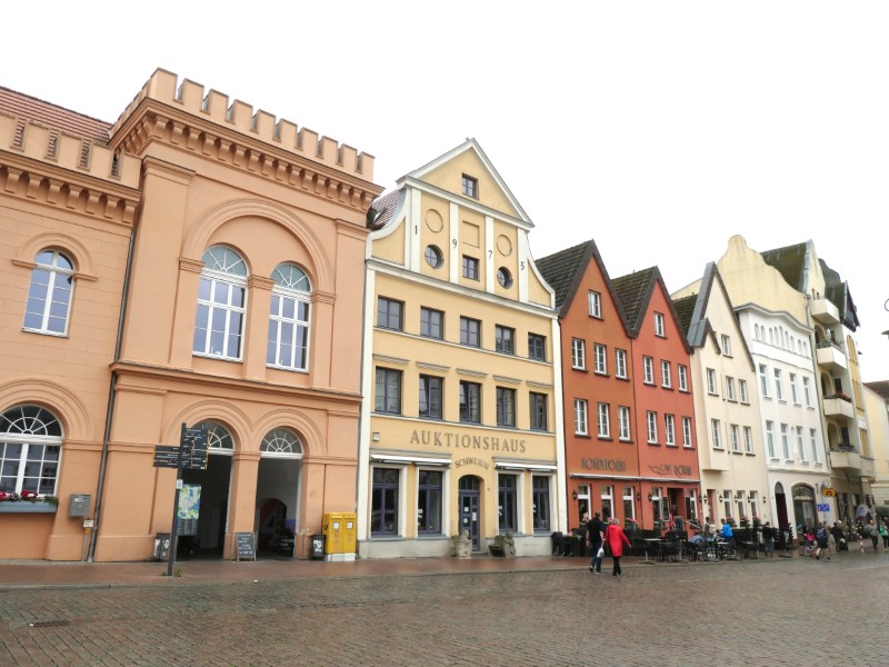 Gevels aan het marktplein van Schwerin