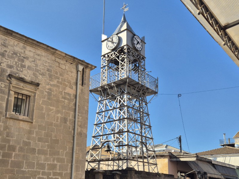 Metaln kerktoren in Lefkada-stad